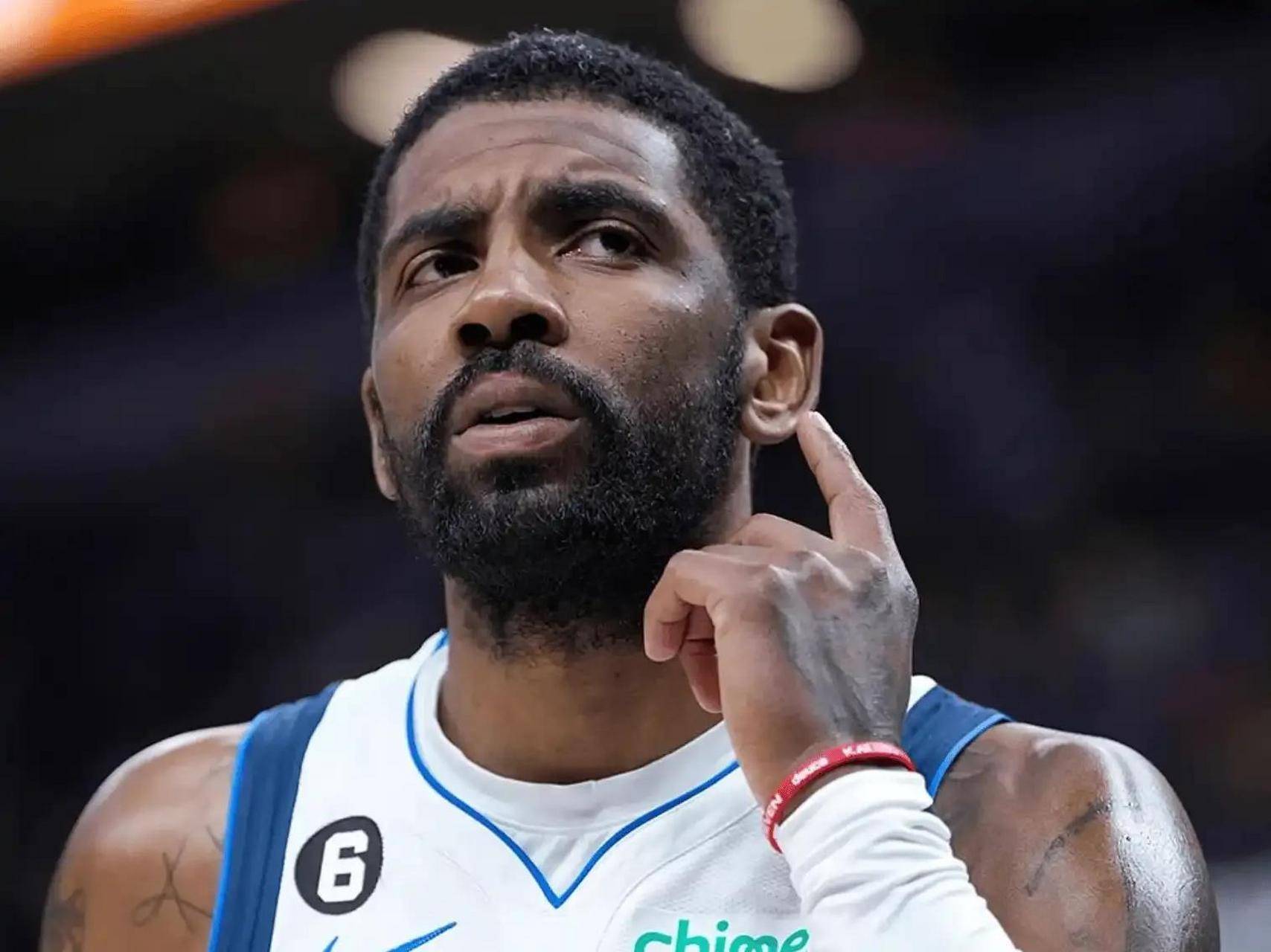 白科比？美媒对比里夫斯和科比前五个赛季数据，几乎一模一样（美媒对比里夫斯与科比生涯前五季数据：相似度惊人）