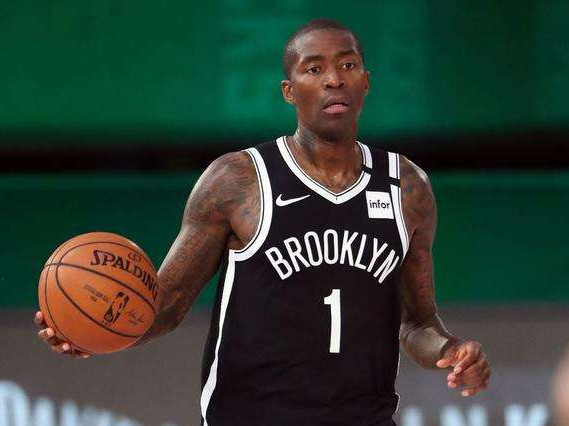 记者：蒋光太、莱昂纳多等人因伤缺阵，首发阵容多人带伤坚持（记者：蒋光太、莱昂纳多等伤停，多个首发带伤出战）