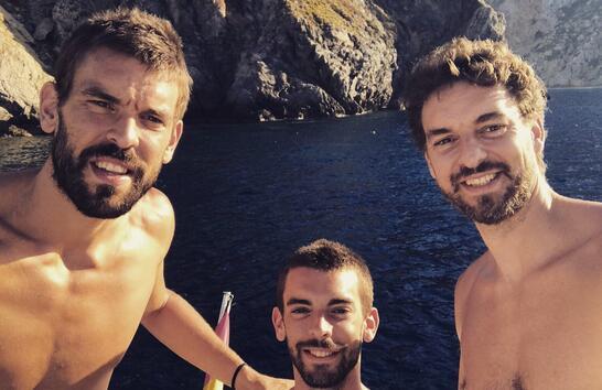 足球周刊：重返国足是刘若钒的愿望，殷切期待完成A级赛首秀（足球周刊：刘若钒盼重返国足，期待上演A级赛处子秀）