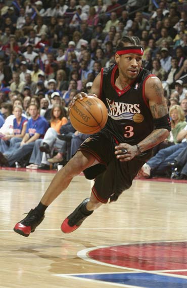 日职半场：古斯塔夫森建功，浦和红钻1-0川崎前锋（半场战报：古斯塔夫森破门，浦和红钻暂1-0领先川崎前锋）