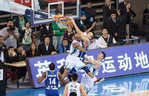 申花连续两个赛季在亚冠输给柔佛，共丢6球、仅打进1球（申花连续两季亚冠负于柔佛，合计丢6球仅进1球）